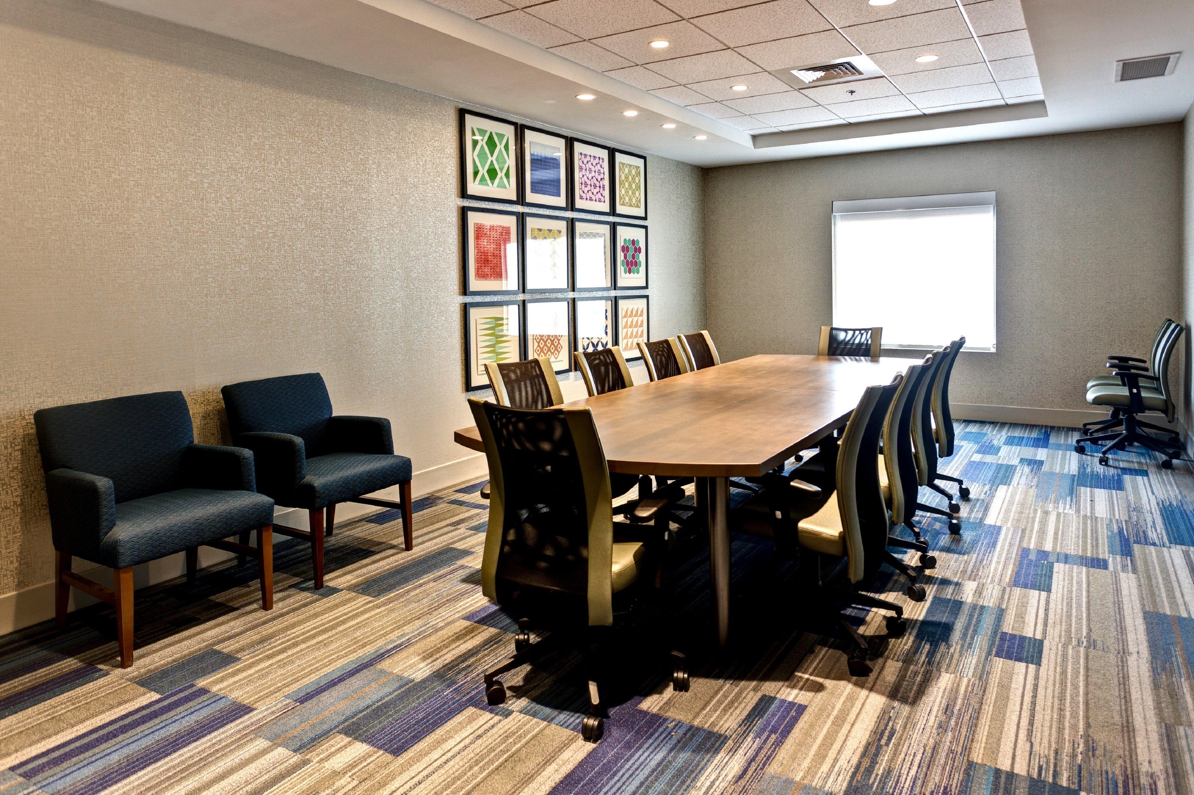 Holiday Inn Express & Suites Great Bend By Ihg מראה חיצוני תמונה
