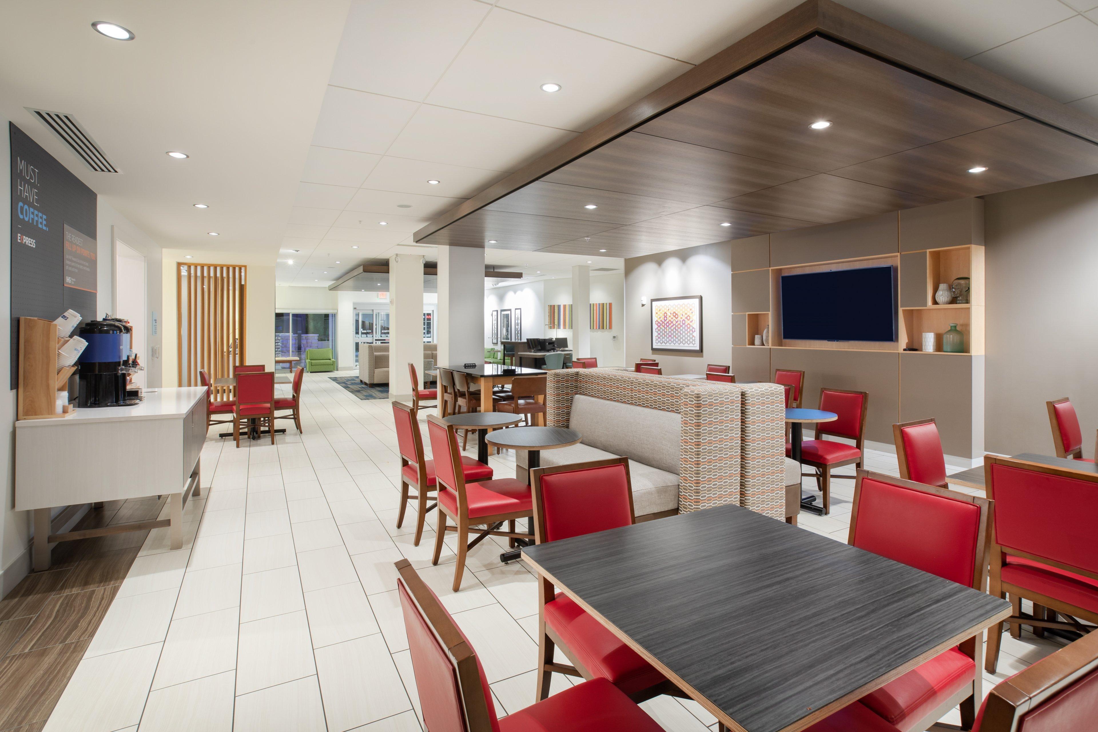 Holiday Inn Express & Suites Great Bend By Ihg מראה חיצוני תמונה