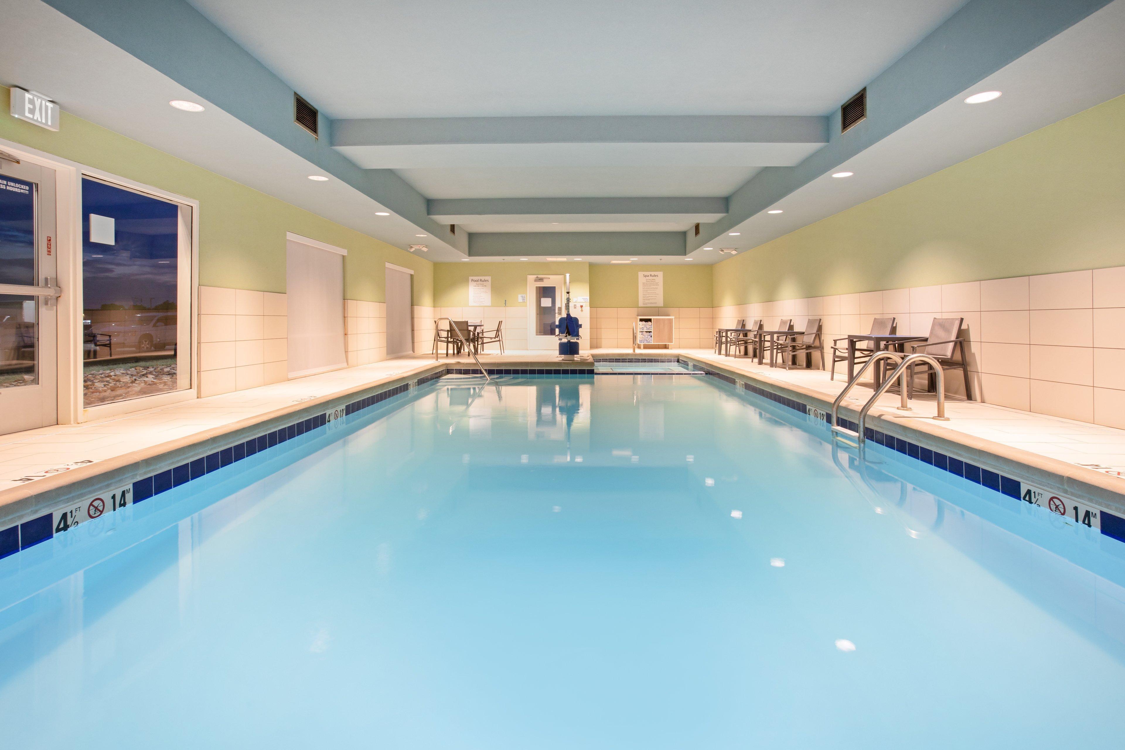 Holiday Inn Express & Suites Great Bend By Ihg מראה חיצוני תמונה