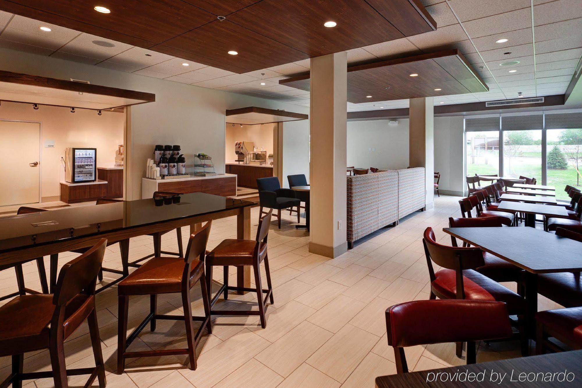 Holiday Inn Express & Suites Great Bend By Ihg מראה חיצוני תמונה