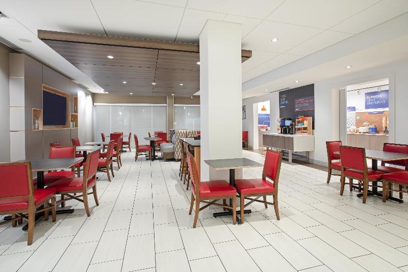 Holiday Inn Express & Suites Great Bend By Ihg מראה חיצוני תמונה